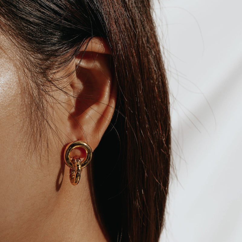 DISTINGUE | Double Hoop Earrings Perri Foia 